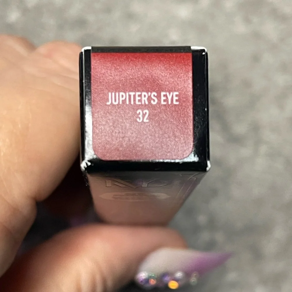 KVD Jupiter’s Eye 32 Everlasting Hyperlight  Transfer-Proof Liquid Lipstick